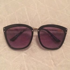 Beautiful sunglasses!